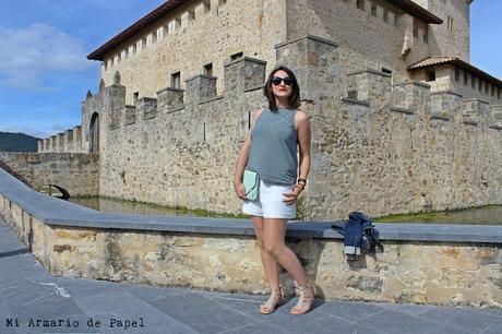 Cómo Combinar unos Shorts Blancos - Propuesta 2 Cómo Combinar unos Shorts Blancos - Propuesta 2