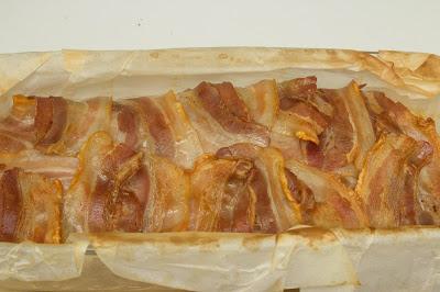 Pastel de patata, bacon y queso al horno