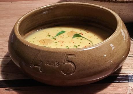 4amb5 Mujades, técnica y elaboración en los fogones 4amb5 Mujades, técnica y elaboración en los fogones