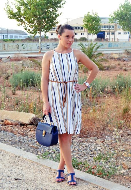 Vestido de rayas azul y camel Look_vestido de rayas azul y camel_streetstyle_mivestidoazul (3)