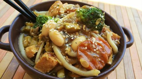 Fideos udon con verduras y tofu al estilo Kung Pao // Kung Pao Style Udon Noodles with vegetables and tofu Fideos udon con verduras y tofu al estilo Kung Pao // Kung Pao Style Udon Noodles with vegetables and tofu