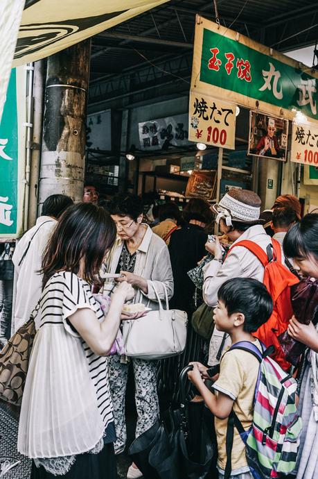 Tokyo_Travel_Guide-Fish_Market-Harajuku-Levis_Denim_Skirt-Off_The_Shoulders_Top-YSL_Sneakers-Outfit-Collage_Vintage-Street_Style-41