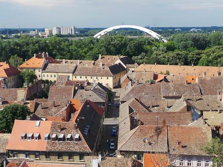 Un paseo por la ciudad serbia de Novi Sad Un paseo por la ciudad serbia de Novi Sad