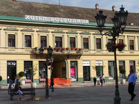 Un paseo por la ciudad serbia de Novi Sad Un paseo por la ciudad serbia de Novi Sad