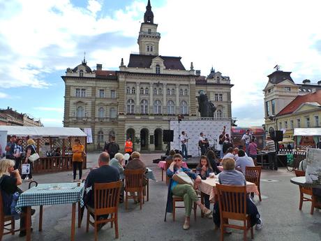 Un paseo por la ciudad serbia de Novi Sad Un paseo por la ciudad serbia de Novi Sad