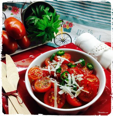 Ensalada con cherrys, guindilla y queso 2