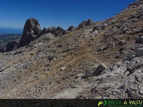 Bajando de la Horcada de Caín