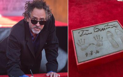 Tim Burton y sus huellas frente al Teatro Chino