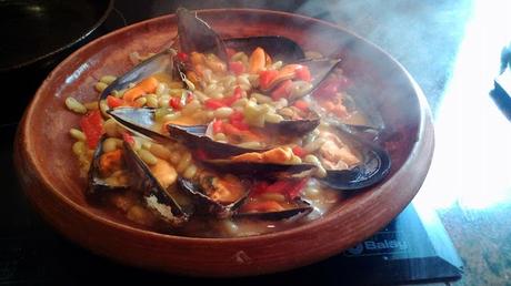 TAJIN DE RAYA EN SALSA CON VERDINAS ............... TAJIN DE RAYA EN SALSA CON VERDINAS ...............