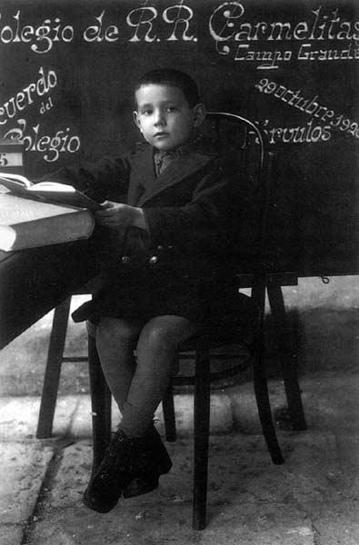Miguel Delibes a los seis años (1926), cuando era un párvulo en el Colegio de las Carmelitas de Valladolid.