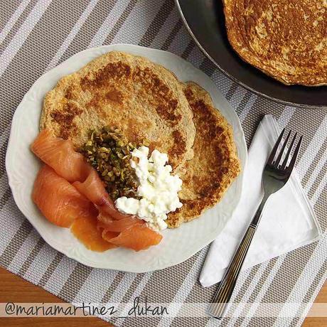 Dieta Dukan, desayuno: tortitas de salvado de avena con salmón y requesón