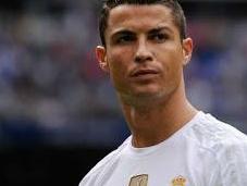 tonto, narcisista, egocéntrico, unineuronal, estúpido Cristiano tiene educación