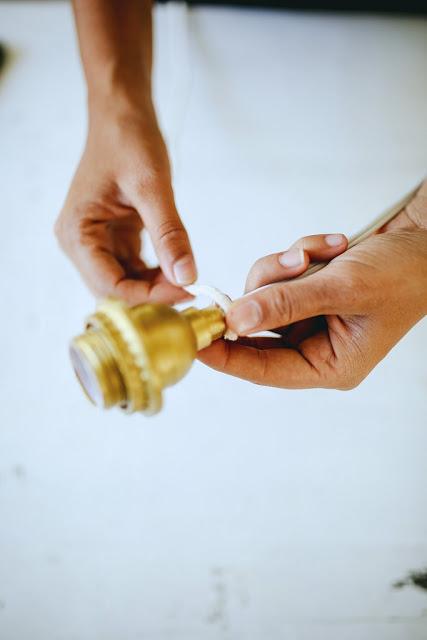 DIY | Haz una original lámpara con una bombilla y cuerda DIY | Haz una original lámpara con una bombilla y cuerda