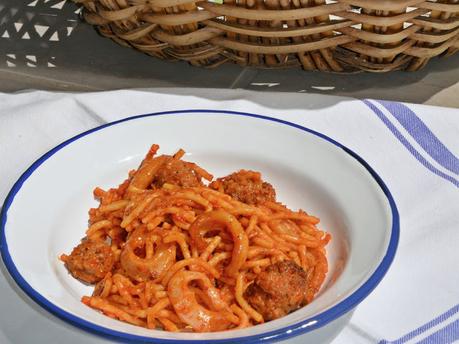 Fideos con longaniza y calamar