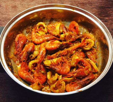 Cazuela de calamares con gambas CAzuela de calamares de potera con Gambas de Palamós