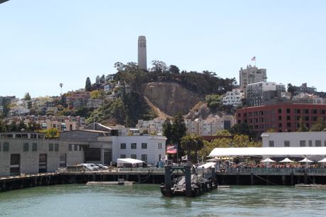 Un idiota de viaje – Un hippie se subió a un tranvía en San Francisco mientras un recluso le estaba mordiendo la pierna Día soleado en Mordor.