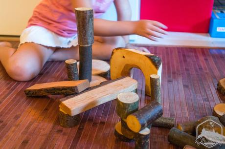 Jugar a construir: nuestros materiales Waldorf y Reggio Emilia DSC07896