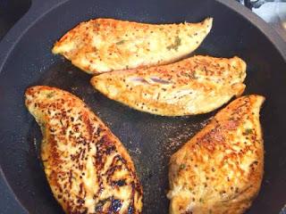 PAVO GLASEADO CON NARANJA, MOSTAZA Y SOJA ACOMPAÑADO DE PURÉ DE PATATAS PAVO GLASEADO CON NARANJA, MOSTAZA Y SOJA ACOMPAÑADO DE PURÉ DE PATATAS