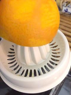 PAVO GLASEADO CON NARANJA, MOSTAZA Y SOJA ACOMPAÑADO DE PURÉ DE PATATAS PAVO GLASEADO CON NARANJA, MOSTAZA Y SOJA ACOMPAÑADO DE PURÉ DE PATATAS