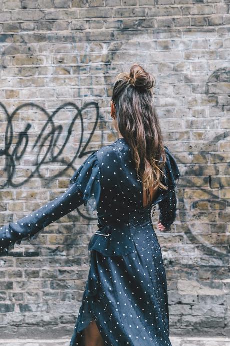 TOPSHOP UNIQUE lfw-london_fashion_week_ss17-street_style-outfits-collage_vintage-vintage-topshop_unique-polka_dot_dress-white_mules-topshop_boutique-adenorah-4