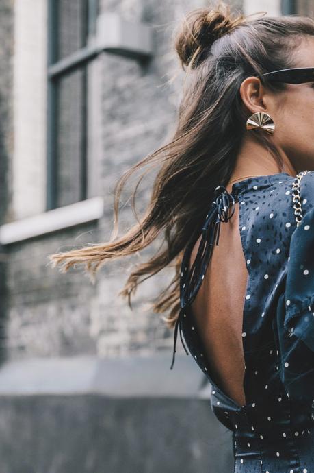 TOPSHOP UNIQUE lfw-london_fashion_week_ss17-street_style-outfits-collage_vintage-vintage-topshop_unique-polka_dot_dress-white_mules-topshop_boutique-adenorah-47