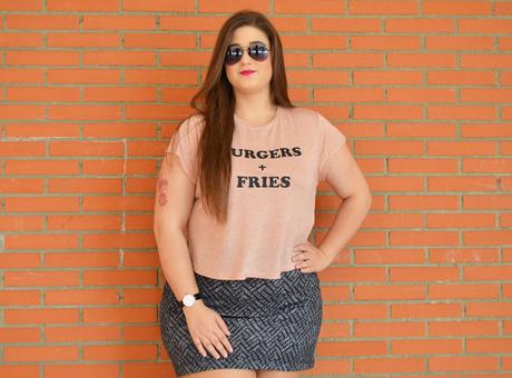 OOTD ~ Burger & Fries ~ Mini falda & Crop top - Plus size Girl