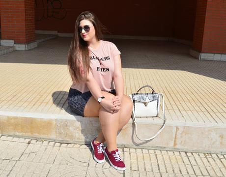 OOTD ~ Burger & Fries ~ Mini falda & Crop top - Plus size Girl