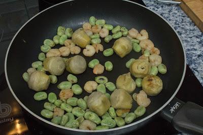 Fideos de arroz agridulces con verduras,pera, tortilla y gambas Fideos de arroz agridulces con verduras,pera, tortilla y gambas