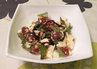 Ensalada de queso, pera y membrillo Ensalada de queso, pera y membrillo