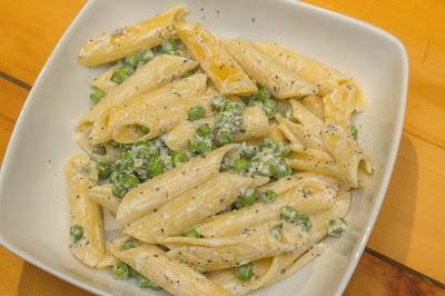 Pasta con guisantes a la albahaca Pasta con guisantes a la albahaca