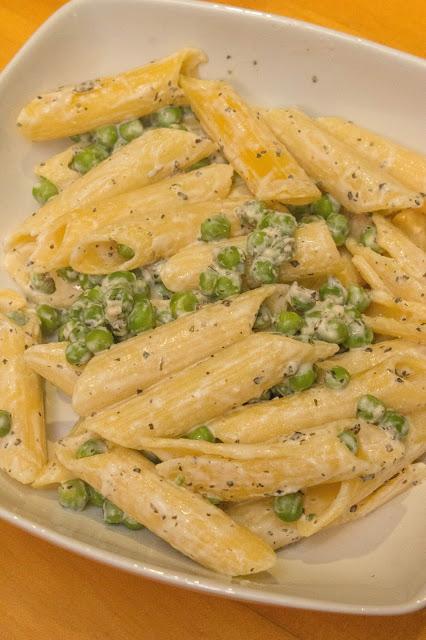 Pasta con guisantes a la albahaca Pasta con guisantes a la albahaca