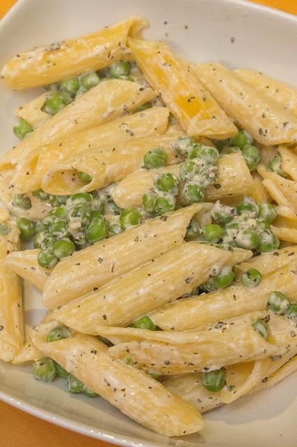 Pasta con guisantes a la albahaca Pasta con guisantes a la albahaca