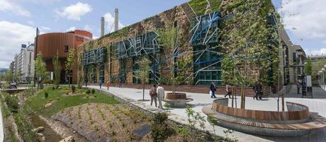 Evolución del jardín vertical de Vitoria-Gasteiz. Jardines que se autorregeneran. Palacio de congresos jardín vertical