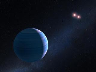 Descubren un exoplaneta orbitando dos estrellas mediante la lente gravitacional.