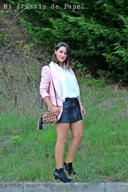 Outfit: Combinando una Blusa con Encaje