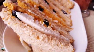 Sándwich de queso con hummus Sándwich de queso con hummus