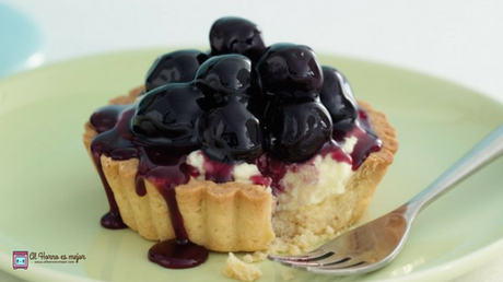 tarta de chocolate y cerezas