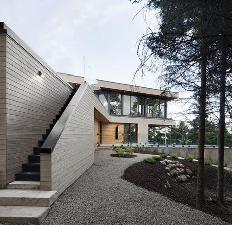 Casa Minimalista en Canada Frente al Lago