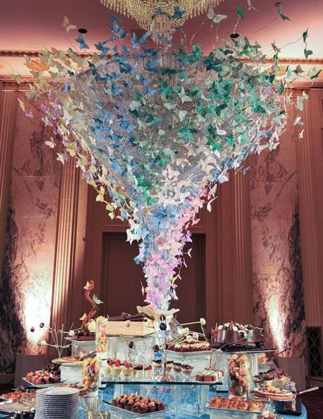 Buffet de pasteles y dulces - Foto: www.colincowieweddings.com Buffet de pasteles y dulces - Foto: www.colincowieweddings.com