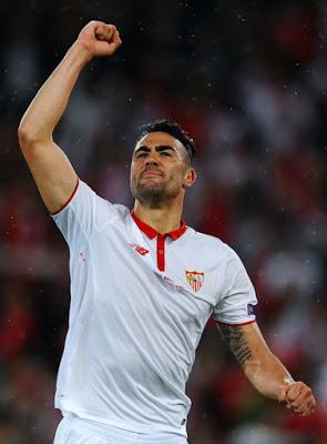 Vicente Iborra mejora su contrato con el Sevilla FC