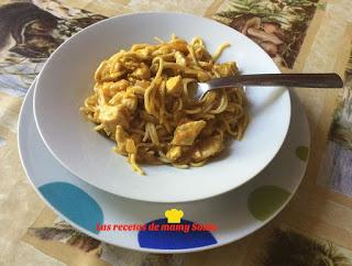 FIDEOS CHINOS CON PECHUGA DE POLLO EN SALSA CURRY FIDEOS CHINOS CON PECHUGA DE POLLO EN SALSA CURRY