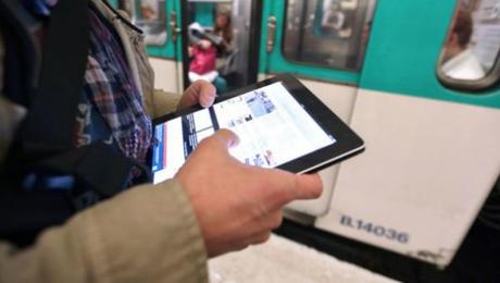 Estudio revela que más de la mitad de los latinoamericanos está conectada a internet Estudio revela que más de la mitad de los latinoamericanos está conectada a internet