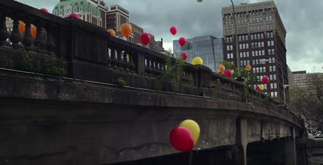 Miles de globos de colores recorren la ciudad en este poético anuncio del iPhone7