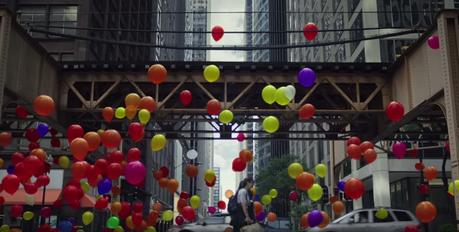 Miles de globos de colores recorren la ciudad en este poético anuncio del iPhone7