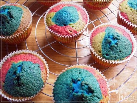 Muffins arcoiris. Homenaje a Meritxell Muffins arcoiris. Homenaje a Meritxell