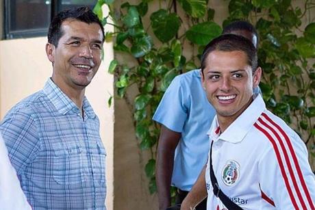 Borgetti enseñó a Chicharito cuando estuvo en Chivas Borgetti enseñó a Chicharito cuando estuvo en Chivas