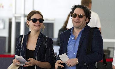 María Valverde nos presenta a su novio Gustavo Dudamel María Valverde nos presenta a su novio Gustavo Dudamel
