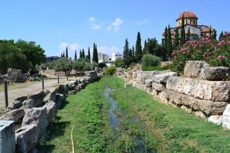 El reducido río Eridano cruzando el Kerameikos