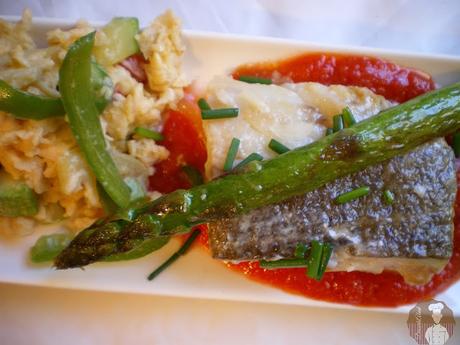 Revuelto de bacalao con verduras y tomate