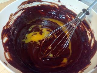 TORTA DE CHOCOLATE CON NUECES ¿O LE LLAMAMOS BROWNIE? TORTA DE CHOCOLATE CON NUECES ¿O LE LLAMAMOS BROWNIE?